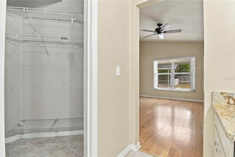 House in Brandon, Florida 3 bedrooms, 131.18 sq.m. № 2427168 - photo 19