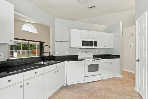 House in Brandon, Florida 3 bedrooms, 131.18 sq.m. № 2427168 - photo 22