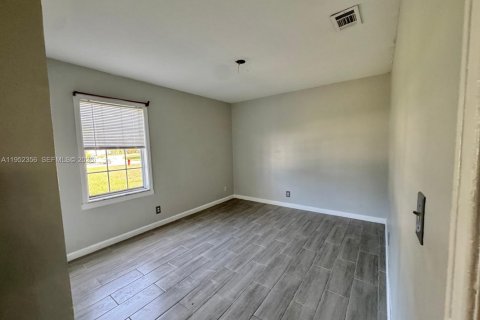 Снять в аренду виллу или дом в Порт-Сент-Луси, Флорида 3 спальни, 109.25м2, № 2006690 - фото 8