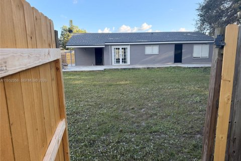 Снять в аренду виллу или дом в Порт-Сент-Луси, Флорида 3 спальни, 109.25м2, № 2006690 - фото 19