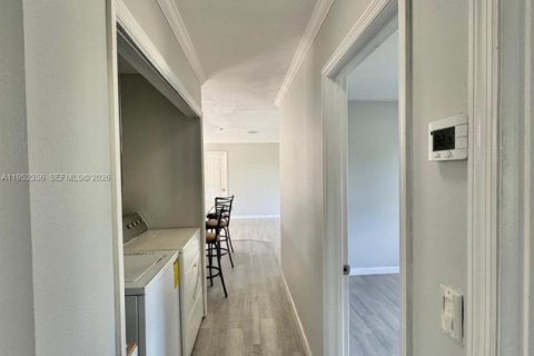 Снять в аренду виллу или дом в Порт-Сент-Луси, Флорида 3 спальни, 109.25м2, № 2006690 - фото 14