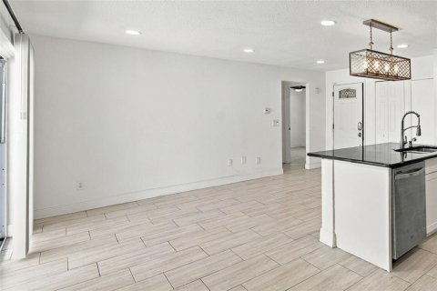Apartment in Orlando, Florida 2 bedrooms, 72.74 sq.m. № 2400084 - photo 11
