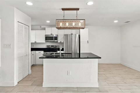 Apartment in Orlando, Florida 2 bedrooms, 72.74 sq.m. № 2400084 - photo 9