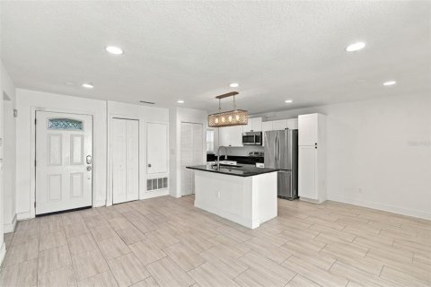 Apartment in Orlando, Florida 2 bedrooms, 72.74 sq.m. № 2400084 - photo 4