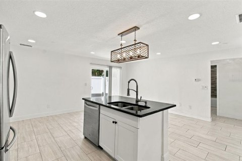 Apartment in Orlando, Florida 2 bedrooms, 72.74 sq.m. № 2400084 - photo 8