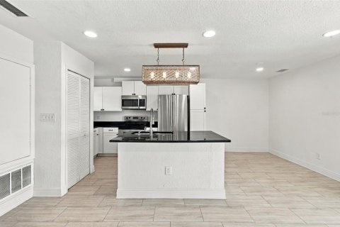 Apartment in Orlando, Florida 2 bedrooms, 72.74 sq.m. № 2400084 - photo 5