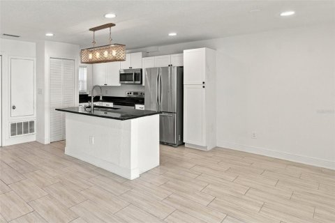 Apartment in Orlando, Florida 2 bedrooms, 72.74 sq.m. № 2400084 - photo 7