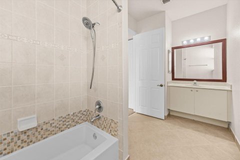 Casa en venta en Port St. Lucie, Florida, 5 dormitorios, 332.13 m2 № 2087379 - foto 28