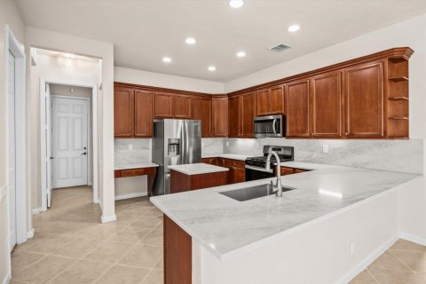 Casa en venta en Port St. Lucie, Florida, 5 dormitorios, 332.13 m2 № 2087379 - foto 7