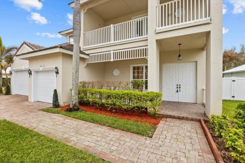 Casa en venta en Port St. Lucie, Florida, 5 dormitorios, 332.13 m2 № 2087379 - foto 2
