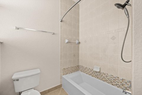 Casa en venta en Port St. Lucie, Florida, 5 dormitorios, 332.13 m2 № 2087379 - foto 29