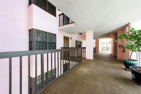 Condo in Daytona Beach, Florida, 2 bedrooms  № 1576366 - photo 27
