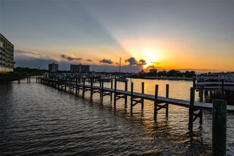 Condo in Daytona Beach, Florida, 2 bedrooms  № 1576366 - photo 17