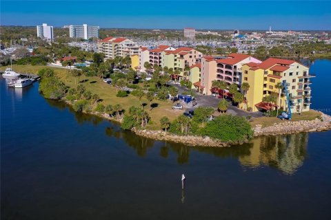 Condo in Daytona Beach, Florida, 2 bedrooms  № 1576366 - photo 4