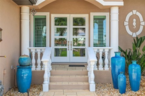 Villa ou maison à vendre à Punta Gorda, Floride: 3 chambres, 230.21 m2 № 2310335 - photo 9