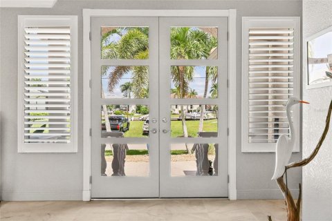Villa ou maison à vendre à Punta Gorda, Floride: 3 chambres, 230.21 m2 № 2310335 - photo 11