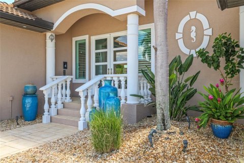 Villa ou maison à vendre à Punta Gorda, Floride: 3 chambres, 230.21 m2 № 2310335 - photo 8