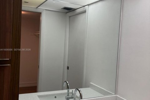 Condominio en alquiler en Miami, Florida, 1 dormitorio, 65.5 m2 № 1997385 - foto 12