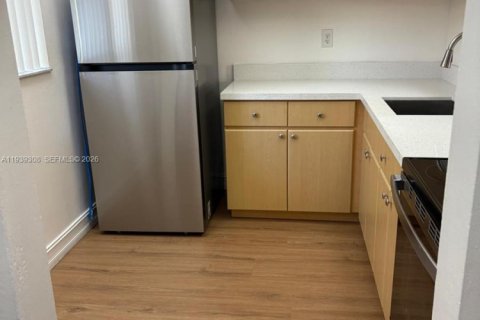 Condo in Miami, Florida, 1 bedroom  № 1997385 - photo 7