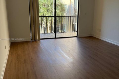 Condo in Miami, Florida, 1 bedroom  № 1997385 - photo 2