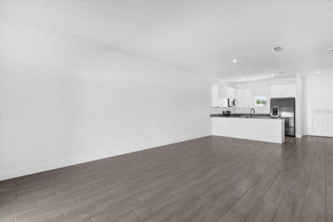 Adosado en venta en Davenport, Florida, 4 dormitorios, 189.06 m2 № 1900601 - foto 4