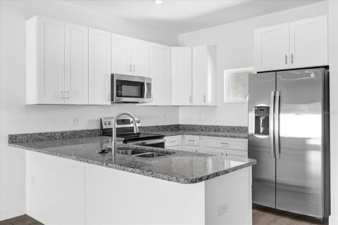 Adosado en venta en Davenport, Florida, 4 dormitorios, 189.06 m2 № 1900601 - foto 7