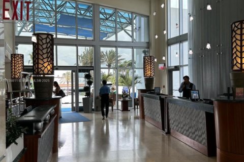 Condominio en venta en Sunny Isles Beach, Florida, 1 dormitorio, 63.92 m2 № 1698416 - foto 8