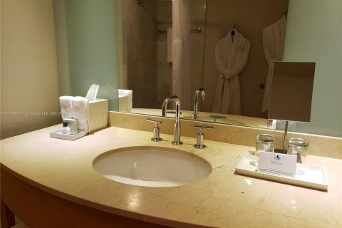 Condominio en venta en Sunny Isles Beach, Florida, 1 dormitorio, 63.92 m2 № 1698416 - foto 27