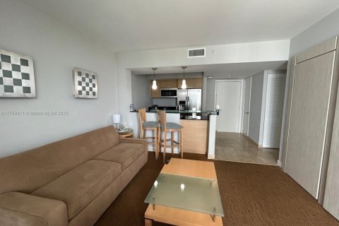 Condominio en venta en Sunny Isles Beach, Florida, 1 dormitorio, 63.92 m2 № 1698416 - foto 17