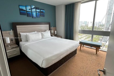Condominio en venta en Sunny Isles Beach, Florida, 1 dormitorio, 63.92 m2 № 1698416 - foto 25