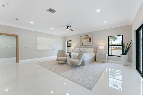 House in Weston, Florida 5 bedrooms, 378.58 sq.m. № 2003124 - photo 13