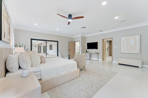 House in Weston, Florida 5 bedrooms, 378.58 sq.m. № 2003124 - photo 14