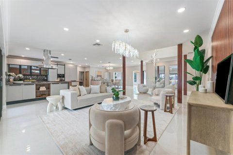 House in Weston, Florida 5 bedrooms, 378.58 sq.m. № 2003124 - photo 4