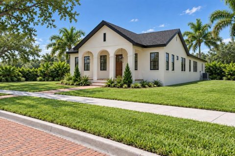 Villa ou maison à vendre à Saint Petersburg, Floride: 4 chambres, 204.57 m2 № 2437164 - photo 3