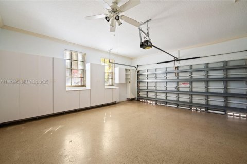 Villa ou maison à louer à Weston, Floride: 4 chambres, 248.42 m2 № 1989834 - photo 24