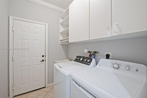 Villa ou maison à louer à Weston, Floride: 4 chambres, 248.42 m2 № 1989834 - photo 23