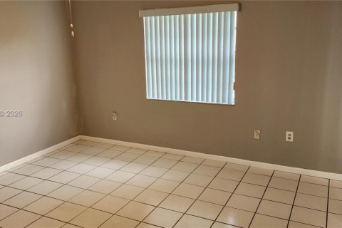 House in Miami, Florida 3 bedrooms, 153.94 sq.m. № 2058870 - photo 23