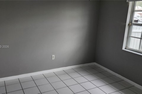 House in Miami, Florida 3 bedrooms, 153.94 sq.m. № 2058870 - photo 14