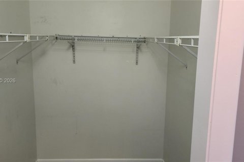 House in Miami, Florida 3 bedrooms, 153.94 sq.m. № 2058870 - photo 18