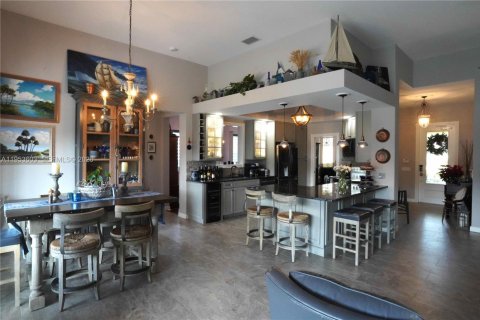 Купить виллу или дом в Порт-Сент-Луси, Флорида 4 спальни, 231.05м2, № 2007690 - фото 12