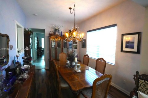 Купить виллу или дом в Порт-Сент-Луси, Флорида 4 спальни, 231.05м2, № 2007690 - фото 16