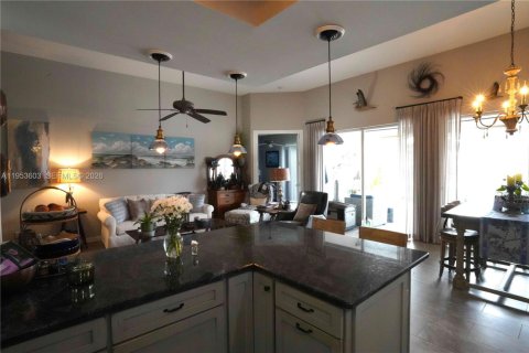 Купить виллу или дом в Порт-Сент-Луси, Флорида 4 спальни, 231.05м2, № 2007690 - фото 10