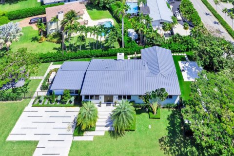 Casa en venta en Biscayne Park, Florida, 4 dormitorios, 225.29 m2 № 1936106 - foto 1