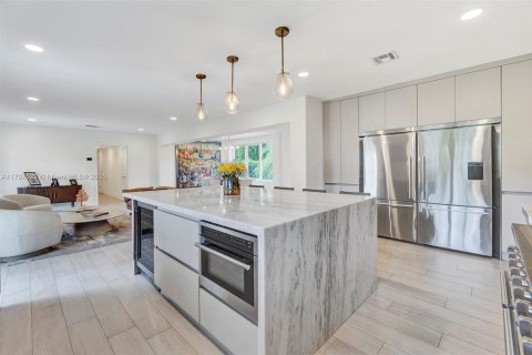 Casa en venta en Biscayne Park, Florida, 4 dormitorios, 225.29 m2 № 1936106 - foto 7