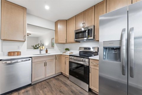 Condominio en venta en Largo, Florida, 1 dormitorio, 51.1 m2 № 2235407 - foto 4