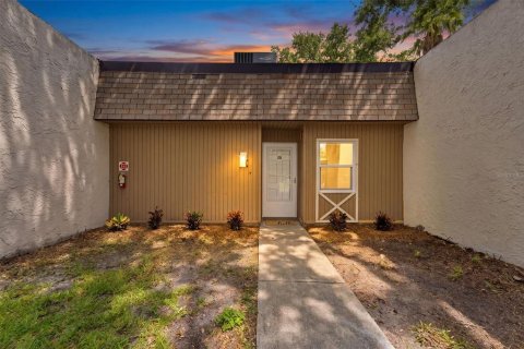 Condo à Largo, Floride, 1 chambre  № 2235407