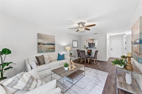Condominio en venta en Largo, Florida, 1 dormitorio, 51.1 m2 № 2235407 - foto 7