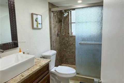 Copropriété à louer à Pompano Beach, Floride: 3 chambres, 159.42 m2 № 2368059 - photo 13