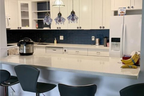 Copropriété à louer à Pompano Beach, Floride: 3 chambres, 159.42 m2 № 2368059 - photo 2