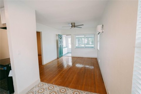 Apartamento en alquiler en Saint Petersburg, Florida, 1 dormitorio, 60.39 m2 № 1908938 - foto 5
